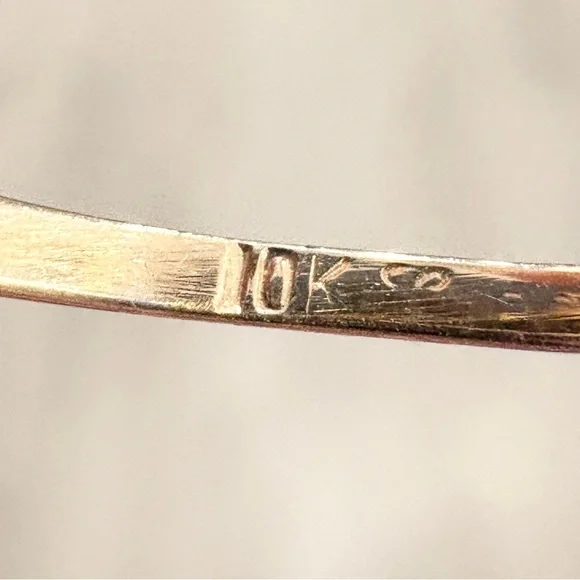 Vintage 10K Gold Opal Ring: White & Blue Solitaire, Size 6.5 - Picture 10 of 11